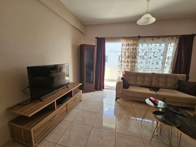 Kent Plus Lefkosa Famagusta Road auf der rechten Seite Famagusta 2+1 möblierte Wohnung zur Miete im 2. Stock 6 Monate Zahlung 1 Anzahlung 1 Provision 05338315976