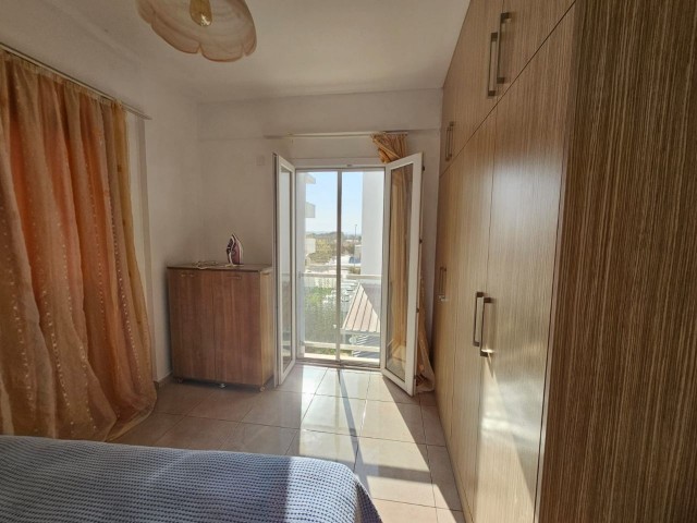 Kent Plus Lefkosa Famagusta Road auf der rechten Seite Famagusta 2+1 möblierte Wohnung zur Miete im 2. Stock 6 Monate Zahlung 1 Anzahlung 1 Provision 05338315976