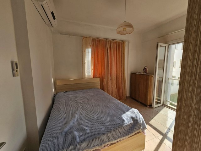 Kent Plus Lefkosa Famagusta Road auf der rechten Seite Famagusta 2+1 möblierte Wohnung zur Miete im 2. Stock 6 Monate Zahlung 1 Anzahlung 1 Provision 05338315976