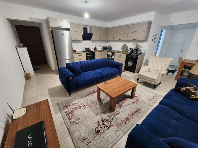 2+1 flat for sale in Çanakkale region is for sale fully furnished. The house transformer, which is 85 square meters, has been paid for. Call us for more information. The new buildi