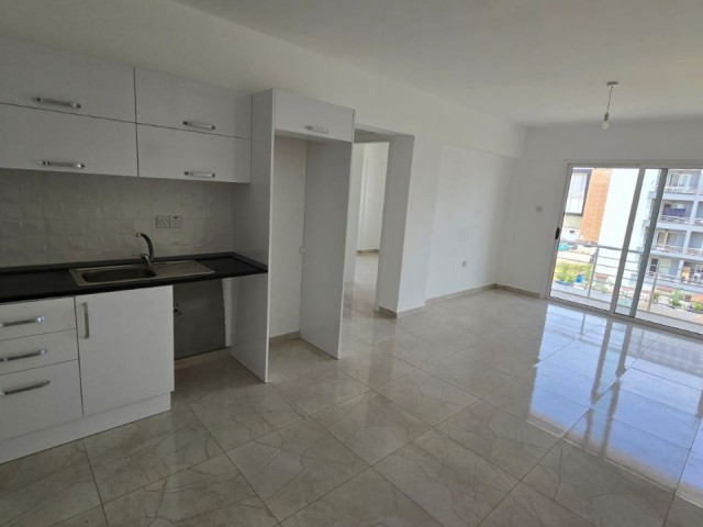 Unfurnished flat for rent on the 3rd floor in Çanakkale region, 75 m², 400 dollars, 6 months payment