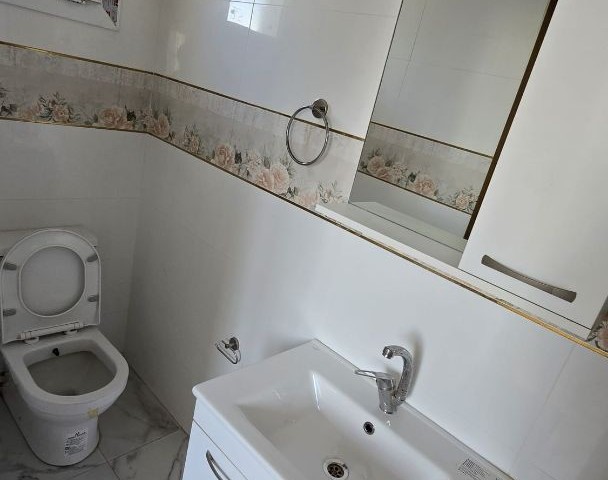 Mağusa Çanakkale bölgesi satılık 3+1 daire 110 m2 95.000 £ 2. kat  yeni daire hiç kullanılmamış