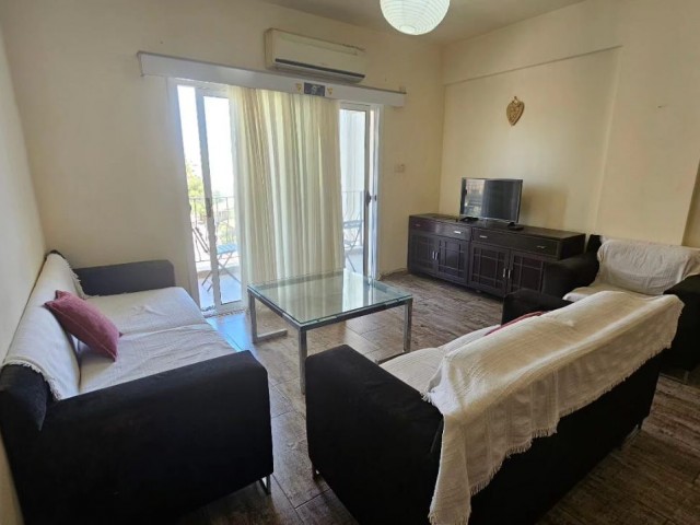 2+1 70 square meters house in Sakarya Yenişehir region, annual or 6-month payment option, within walking distance of the hotel, on the 3rd floor, no elevator, no air conditioning in the rooms.