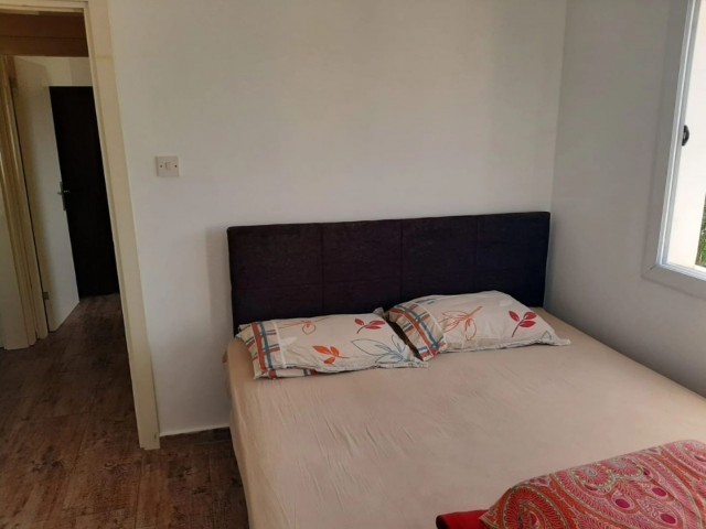 2+1 70 square meters house in Sakarya Yenişehir region, annual or 6-month payment option, within walking distance of the hotel, on the 3rd floor, no elevator, no air conditioning in the rooms.