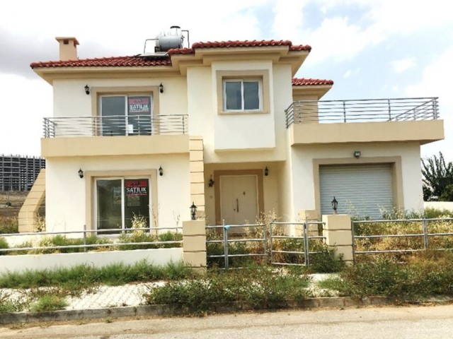 İskele Kalecik te  satılık 4+1 villa