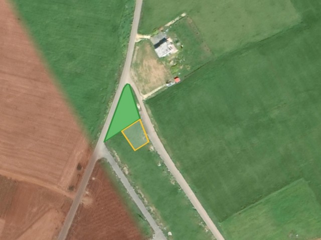 Dec Dec of 520 m2 for Sale Between Yesilyaka Mormenekşe and Mutluyaka from Ozkaraman (Next to the Green Area, Corner) ** 