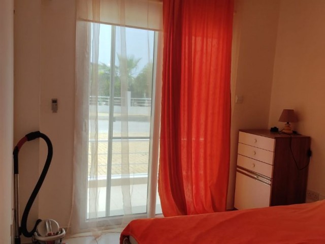 ÖZKARAMAN'dan  İskele-Boğaz Caesar Beach de kiralık 2+1 Daire