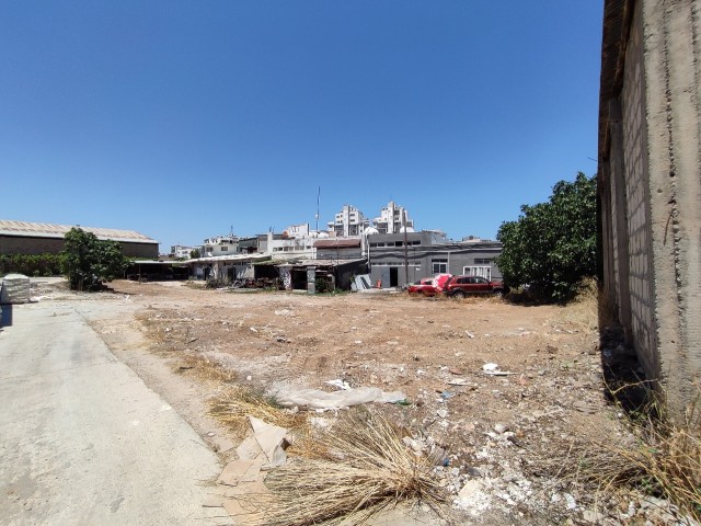 300 m2 Baugenehmigung zu verkaufen Gebäude in Famagusta kleine Industrie von OZKARAMAN (1200 m2 Grundstück) ** 