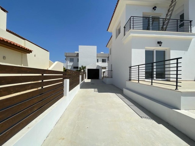 4+1 Doppelvilla zum Verkauf in Mutlayaka, Famagusta von Özkaraman
