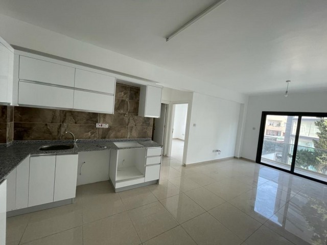 آپارتمان 2+1 برای فروش در منطقه فاماگوستا بایکال از اوزکارامان