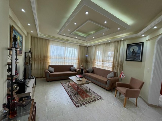 آپارتمان بزرگ 3+1 برای فروش در منطقه Yeniboğaz از اوزکارامان
