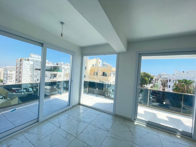 FAMAGUSTA PARADISE 3+1 PENTHOUSE ZU VERKAUFEN