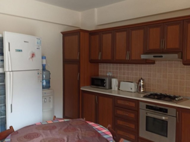 MAĞUSA ÇANAKKALE BÖLGESİNDE FULL EŞYALI KİRALIK ZEMİNKAT 3+1 DAİRE