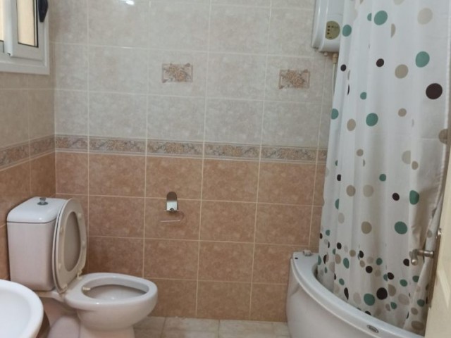 MAĞUSA ÇANAKKALE BÖLGESİNDE FULL EŞYALI KİRALIK ZEMİNKAT 3+1 DAİRE