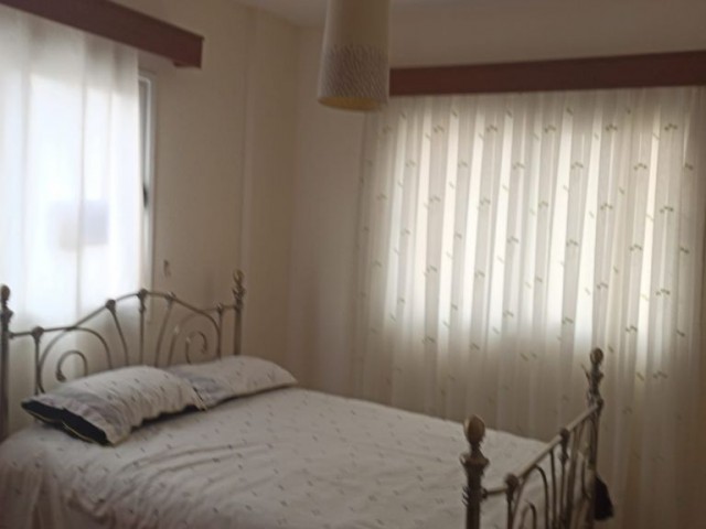 MAĞUSA ÇANAKKALE BÖLGESİNDE FULL EŞYALI KİRALIK ZEMİNKAT 3+1 DAİRE