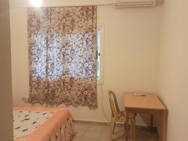 MAĞUSA MERKEZ GÜLSEREN BÖLGESİ  FULL EŞYALI GENİŞ 3+1 DAİRE 