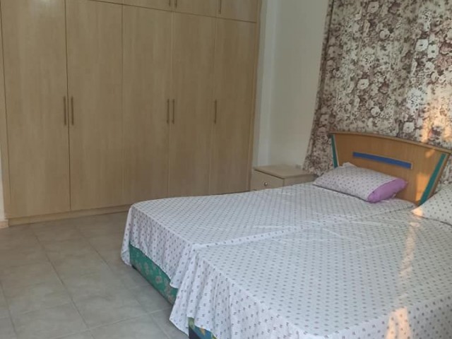 MAĞUSA MERKEZ GÜLSEREN BÖLGESİ  FULL EŞYALI GENİŞ 3+1 DAİRE 