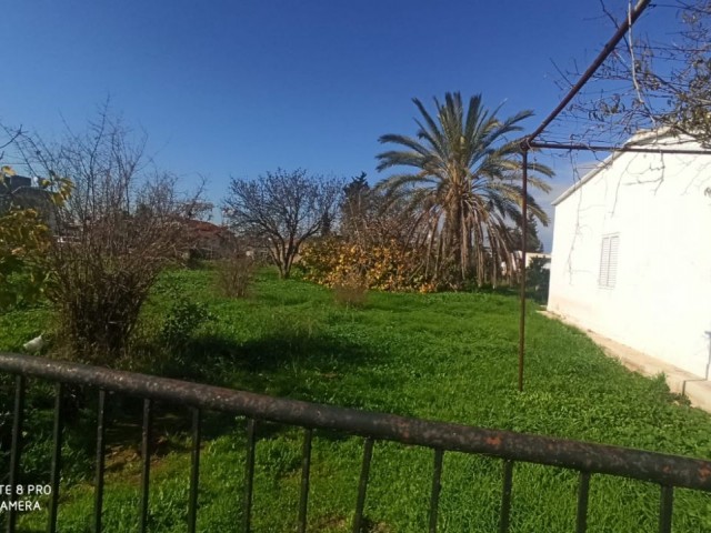 EINFAMILIENHAUS MIT GARTEN ZUM VERKAUF IN FAMAGUSTA MORMENEKSE DORF ** 