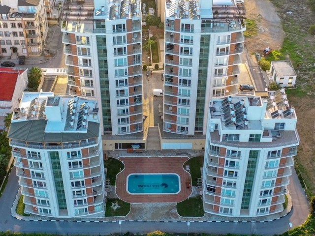 MAĞUSA SEA HAUSE REZİDANCEDE DENİZE SIFIR SİTE İÇİNDE FULL EŞYALI 3+1  LÜX  DAİRE  