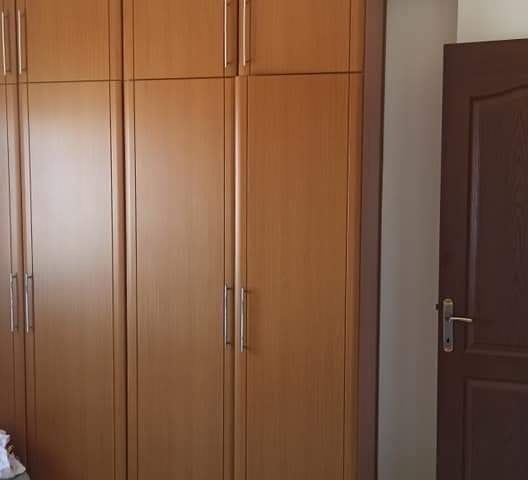 MAĞUSA YENİBOĞAZİÇİNDE KİRALIK FULL EŞYALI  3+1  DAİRE  AİLE APARTMAN