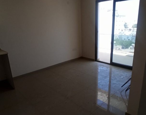 MAĞUSA MERKEZDE SATILIK 1+1 PENTHOUSE DAİRE 