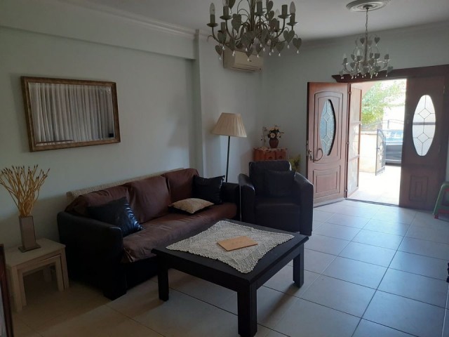 3 BEDROOM VILLA WITH A LARGE GARDEN WITH A POOL IN THE PIER GARDENS ** 