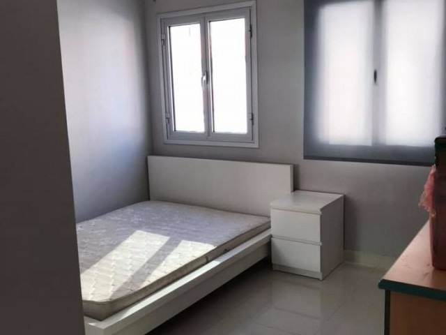 MAĞUSA ŞEHİR MERKEZİNDE FULL EŞYA 3+1 LÜX DAİRE