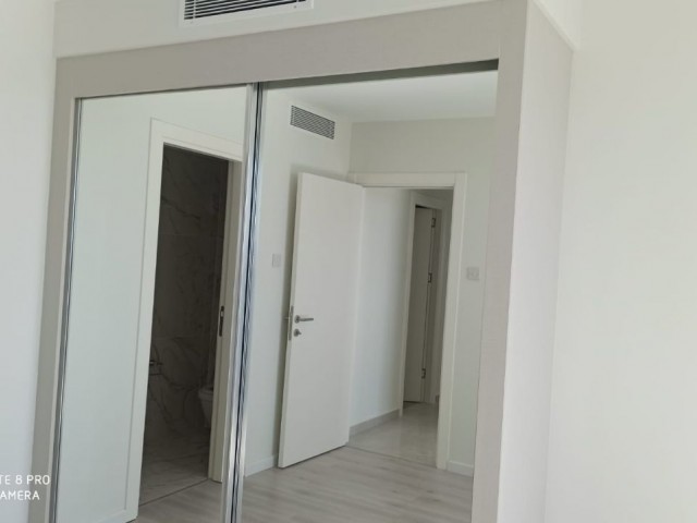 MAĞUSA  ŞEHİR MERKEZİNDE DENİZ MANZARALI  3+1 SIFIR DAİRE