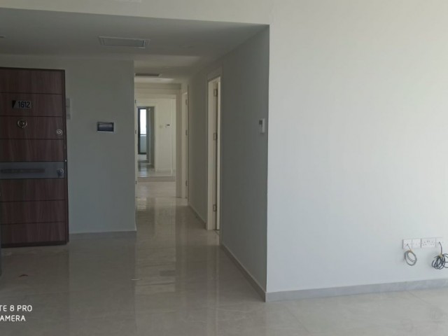 MAĞUSA  ŞEHİR MERKEZİNDE DENİZ MANZARALI  3+1 SIFIR DAİRE