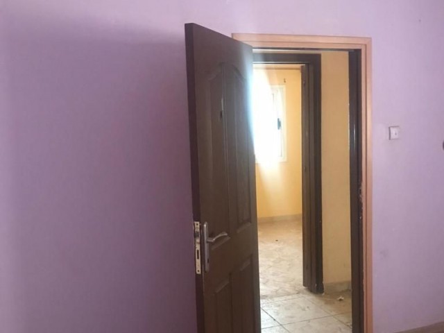 MAĞUSA KARAKOL BÖLGESİNDE TÜRK KOCANLI 3+1GENİŞ DAİRE 