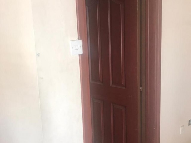 MAĞUSA KARAKOL BÖLGESİNDE TÜRK KOCANLI 3+1GENİŞ DAİRE 