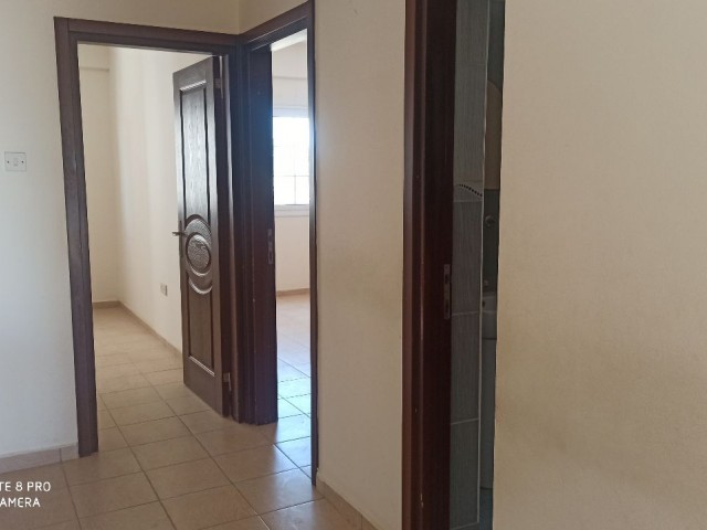 MAĞUSA ÇANAKKALE BÖLGESİ  ZEMİN ÜZERİ 2+1 DAİRE 