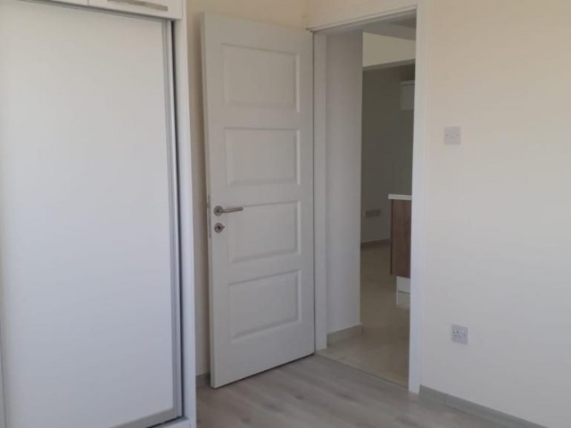 İSKELE MERKEZDE BEYAZ EŞYALI SATILIK 2+1 DAİRE 