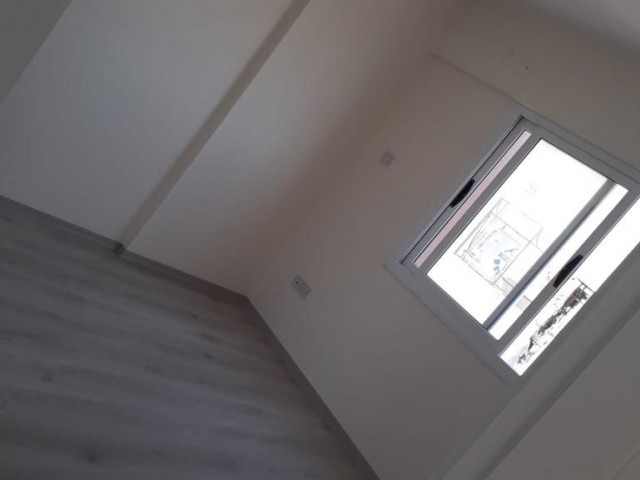 İSKELE MERKEZDE BEYAZ EŞYALI SATILIK 2+1 DAİRE 