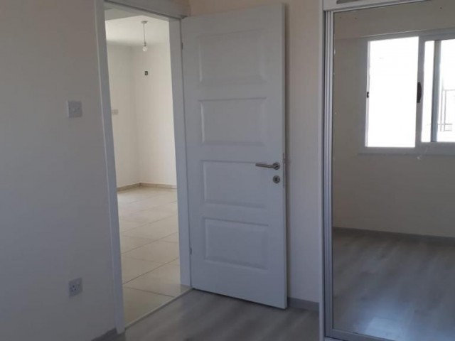 İSKELE MERKEZDE BEYAZ EŞYALI SATILIK 2+1 DAİRE 