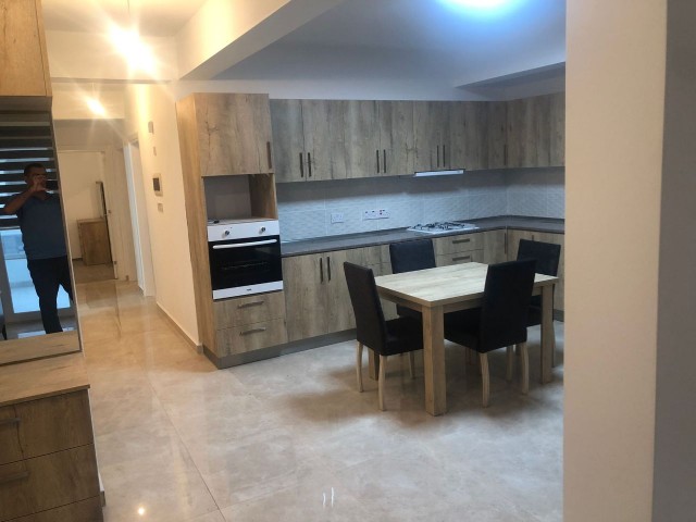 MAGUSA GÜLSEREN BÖLGESİ AİLE APARTMANINDA  3+1 KİRALIK DAİRE 