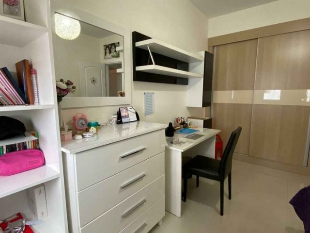 MAĞUSA MERKEZDE ALASYA PARK SİTESİNDE  SATILIK 3+1 DAİRE  DAÜ YÜRÜME MESAFESİNDE