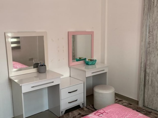 MAĞUSA MERKEZDE EŞYALI KİRALIK 2+1 DAİRE 6AY 6AY ÖDEME KABUL EDİLİR