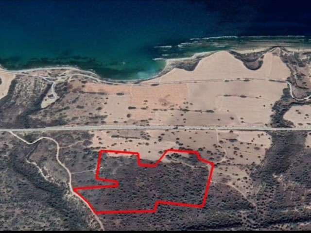 27 Decares of Zoned Land Suitable for Construction of a Site with Sea View, Facing the North Beach of the Hot Springs