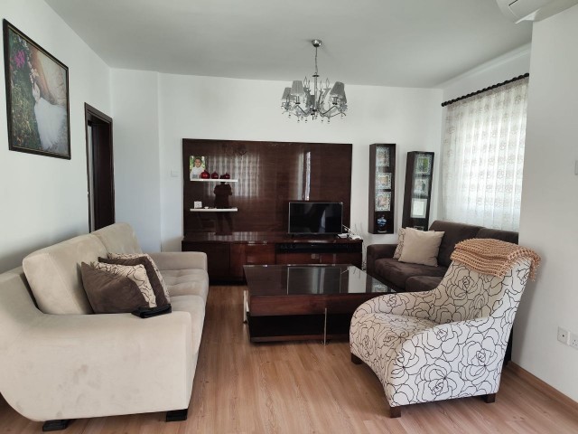 MAĞUSA  MERKEZDE FULL EŞYALI SATILIK 3+1 DAİRE 