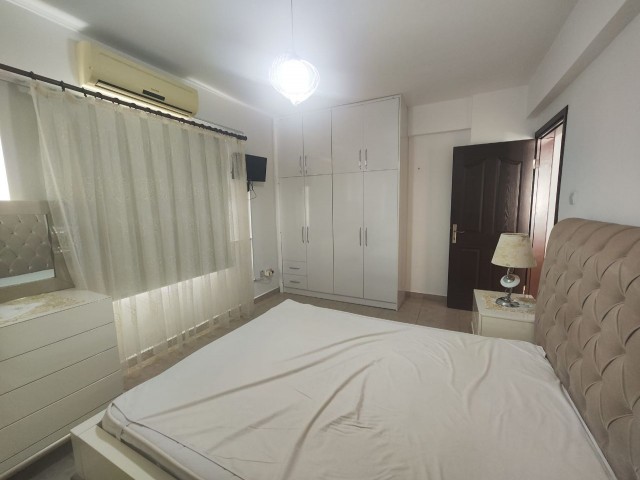 MAĞUSA  MERKEZDE FULL EŞYALI SATILIK 3+1 DAİRE 