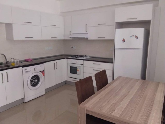 MAĞUSA MERKEZDE  EŞYALI KIRALIK 2+1 DAİRE