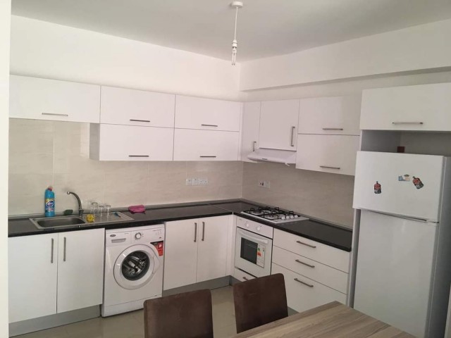 MAĞUSA MERKEZDE  EŞYALI KIRALIK 2+1 DAİRE