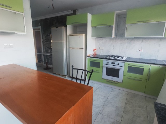 3+1 FLAT FOR RENT IN FAMAGUSTA GÜLSEREN REGION WALKING DISTANCE TO EMU