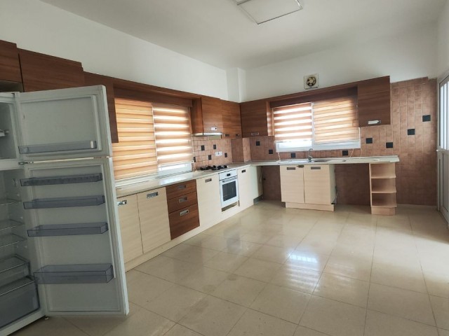 DETACHED FLAT FOR RENT IN İSKELE BOGAZ, BEACHFRONT