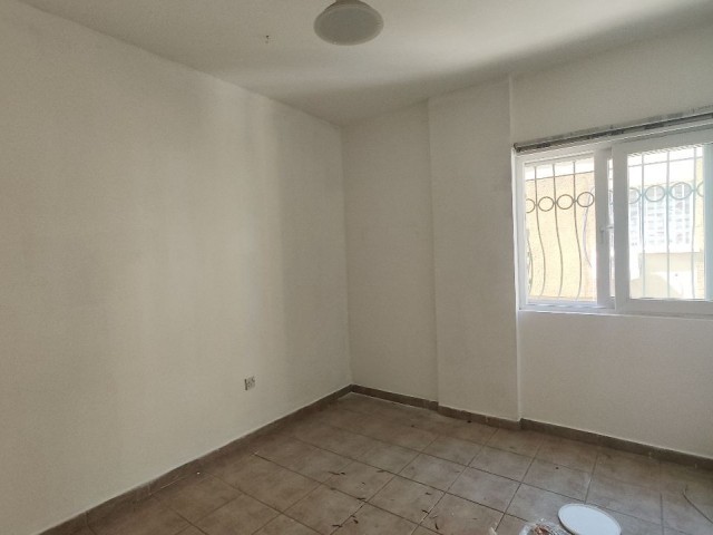 UNFURNISHED 3+1 FLAT FOR RENT IN FAMAGUSTA CENTER NEAR ONDER SHOPPING MALL