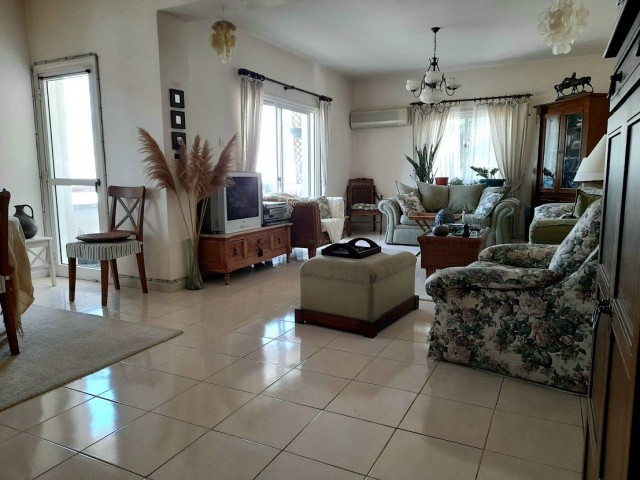 3+1 apartments for sale from the owner in the farm with a mansion in Nicosia. A 5-minute walk to the sandy beach park and the Leader market ** 