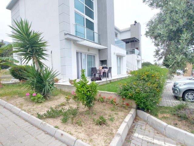 2 Bedroom Flat For Sale in Karaoglanoglu