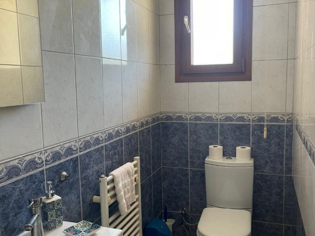 Lefkoşa Gönyeli çemberi Concorde Hotel karşısında tripleks lüks ikiz villa-en az 7 gün ve sadece Aileye kiralık