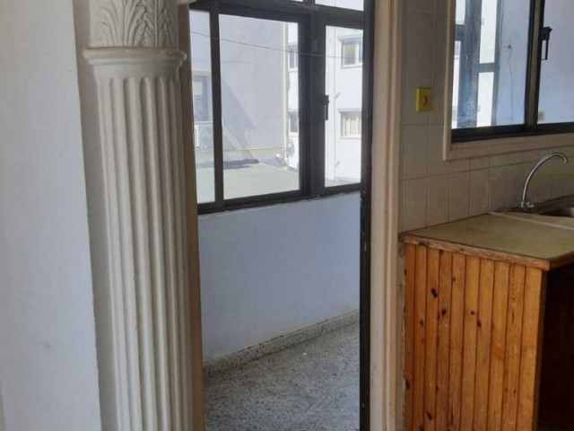 3+1 flat for urgent sale in the center of Famagusta ** 